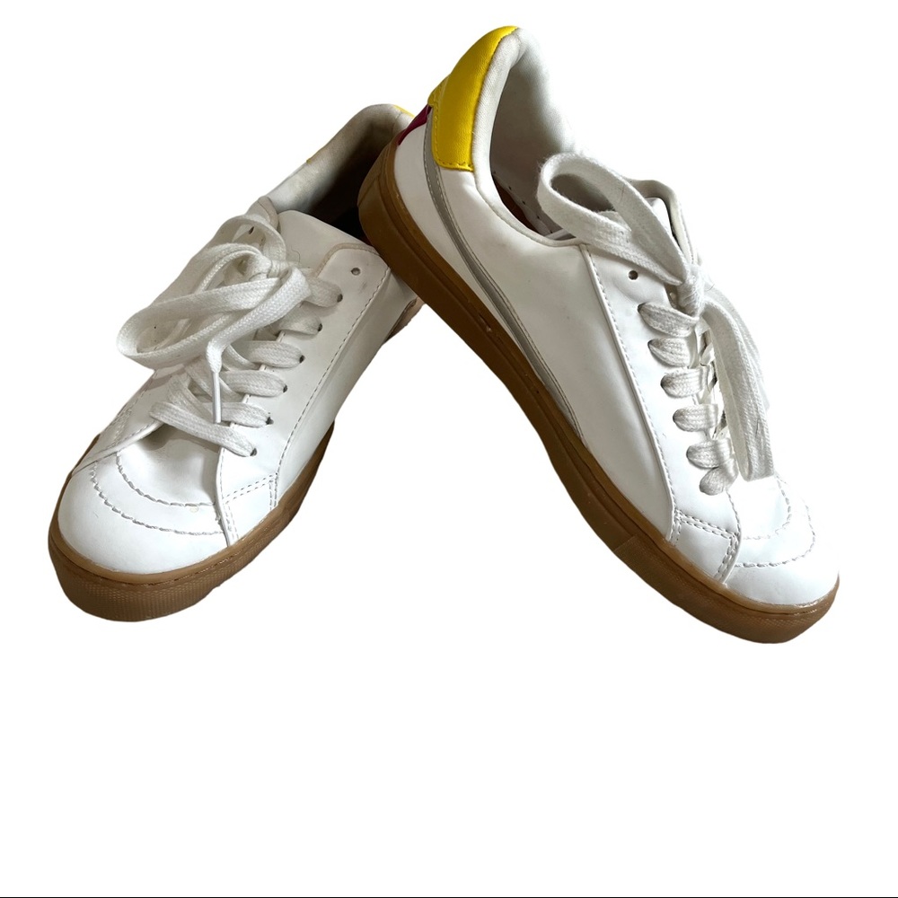 Universal Thread Size 8 Women’s Sneaker